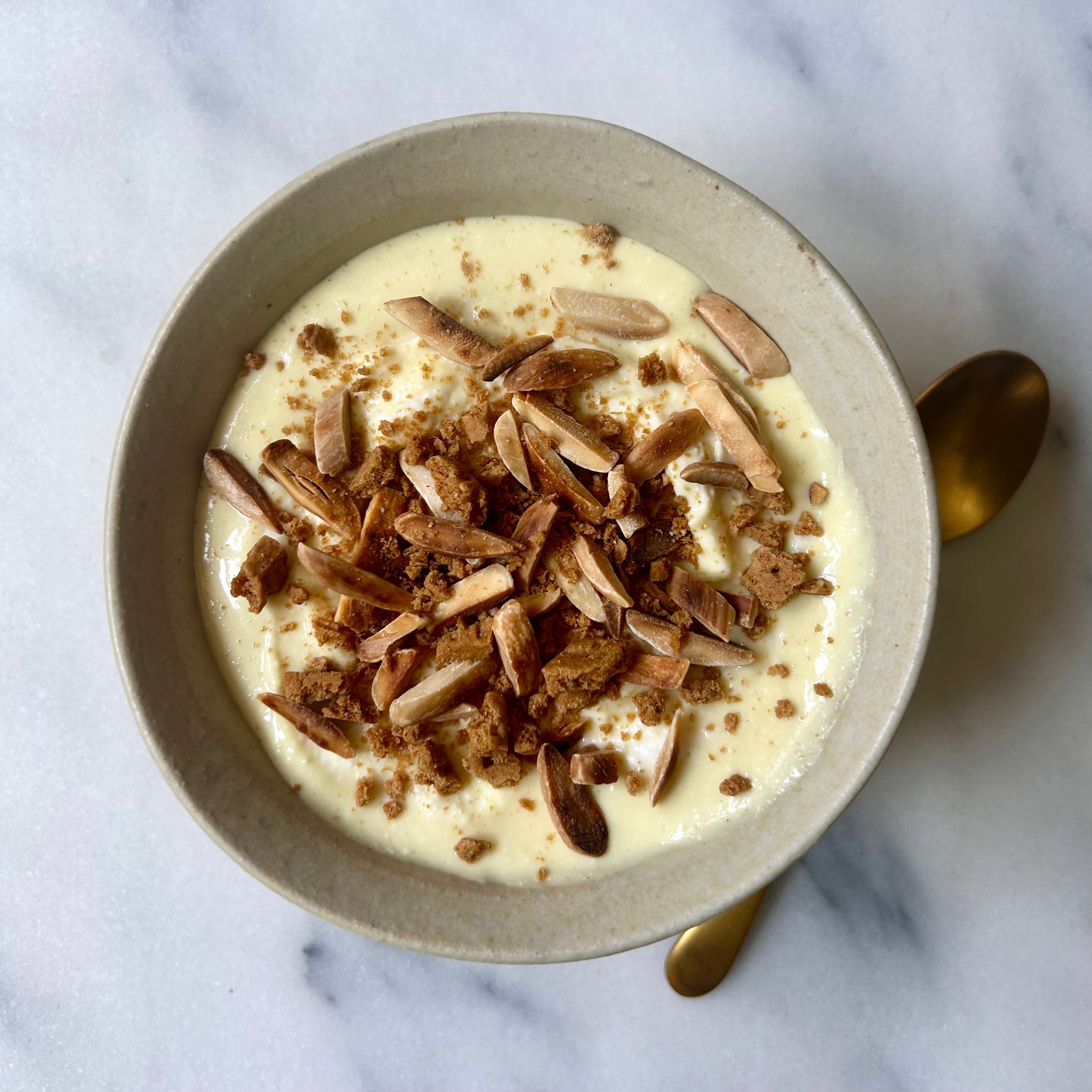 Lemon and Almond Yogurt Bowl with Weight Watchers